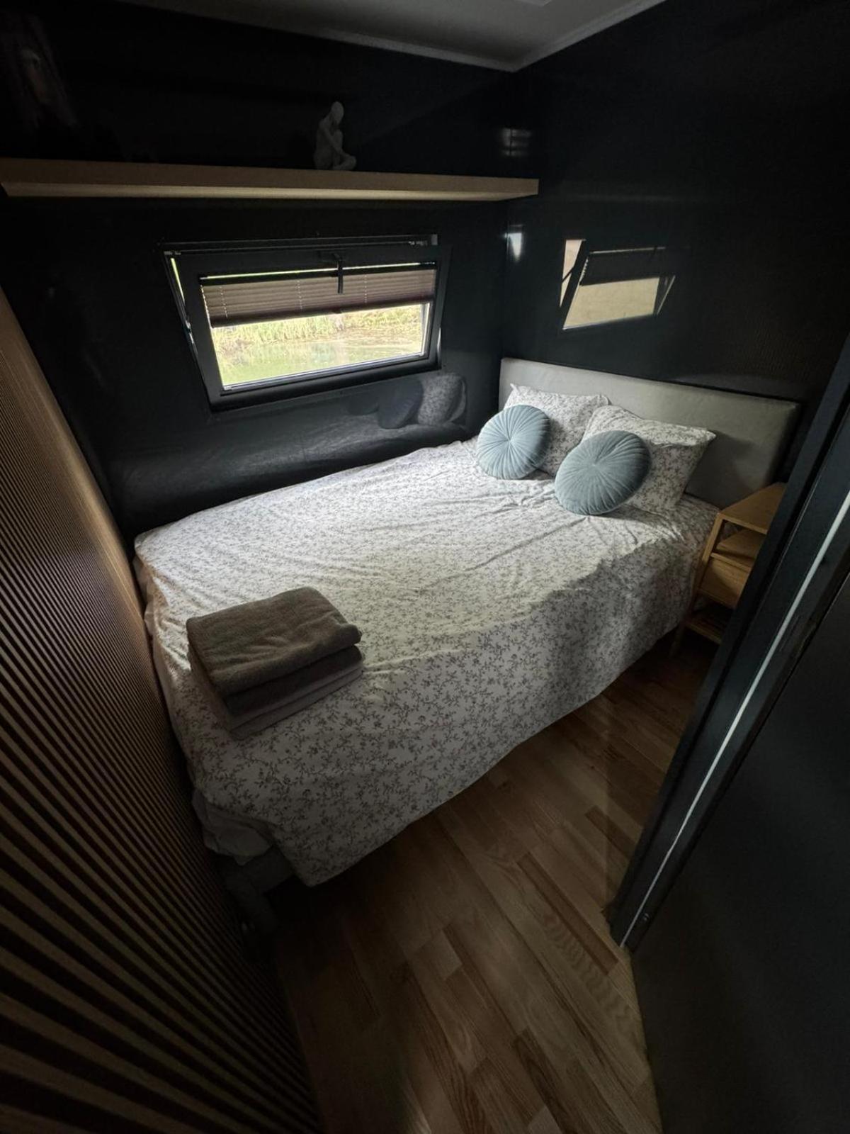 Domek Na Wodzie - Houseboat -Sauna, Taras Na Dachu, Dwie Sypialnie Mikołajki 외부 사진