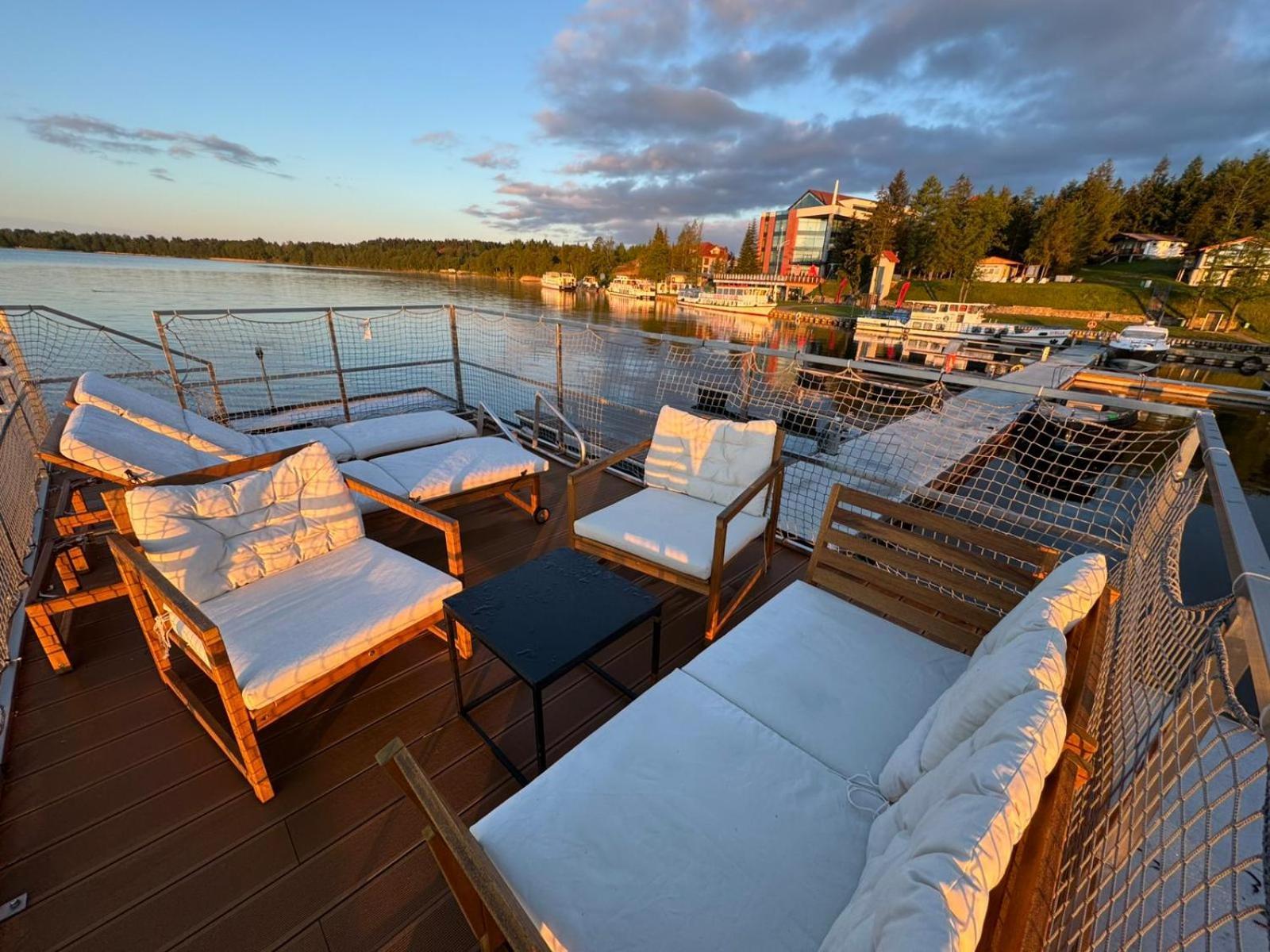 Domek Na Wodzie - Houseboat -Sauna, Taras Na Dachu, Dwie Sypialnie Mikołajki 외부 사진